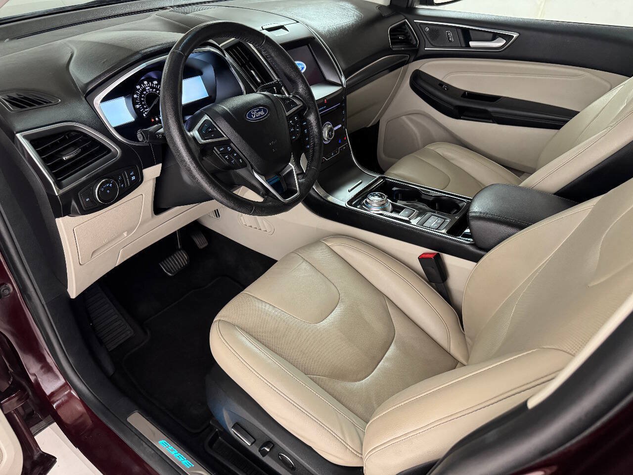 Used 2019 Ford Edge Titanium w/ Equipment Group 301A FWD image 43