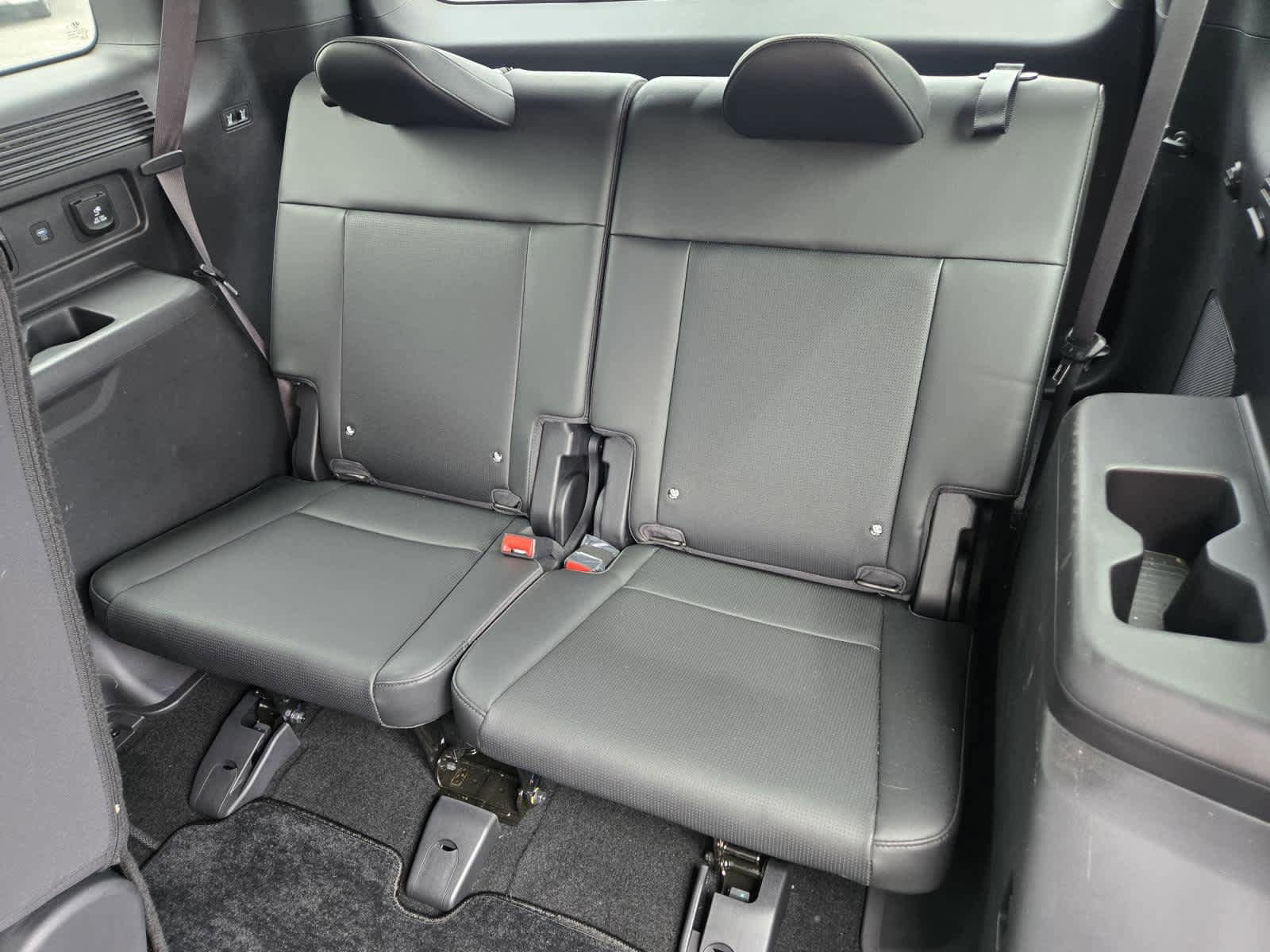 Used 2024 Hyundai Santa Fe Limited FWD image 16