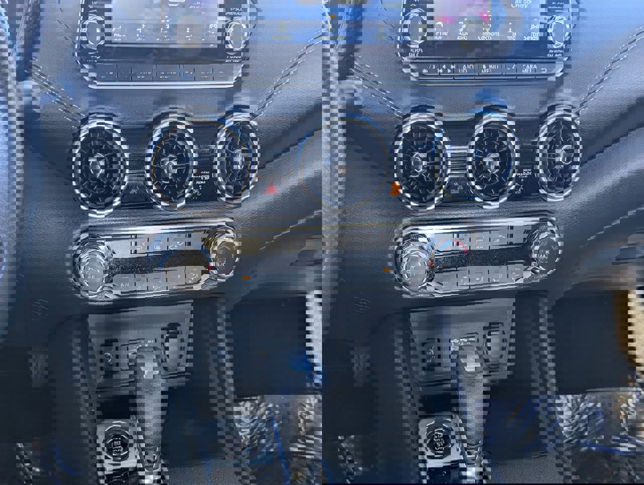 Certified 2024 Nissan Sentra SV image 21