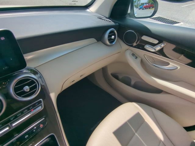 Used 2022 Mercedes-Benz GLC 300 image 18