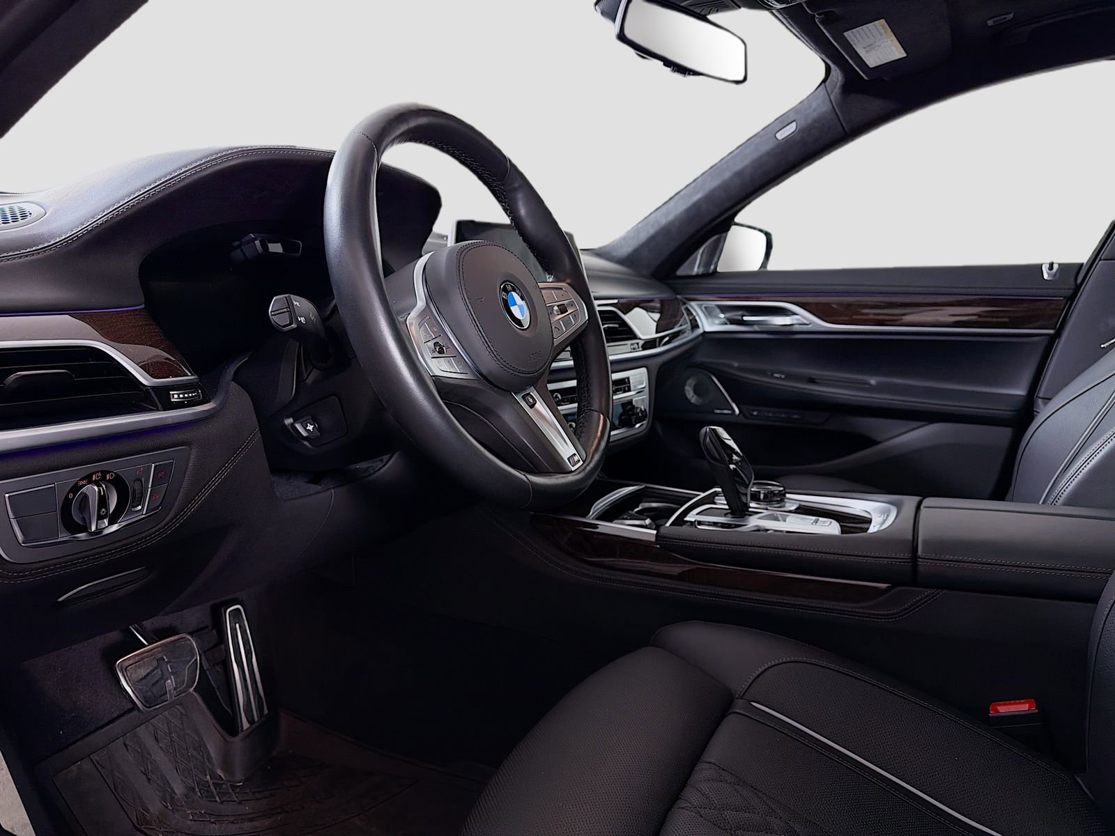 Used 2022 BMW 750i xDrive w/ Executive Package image 10