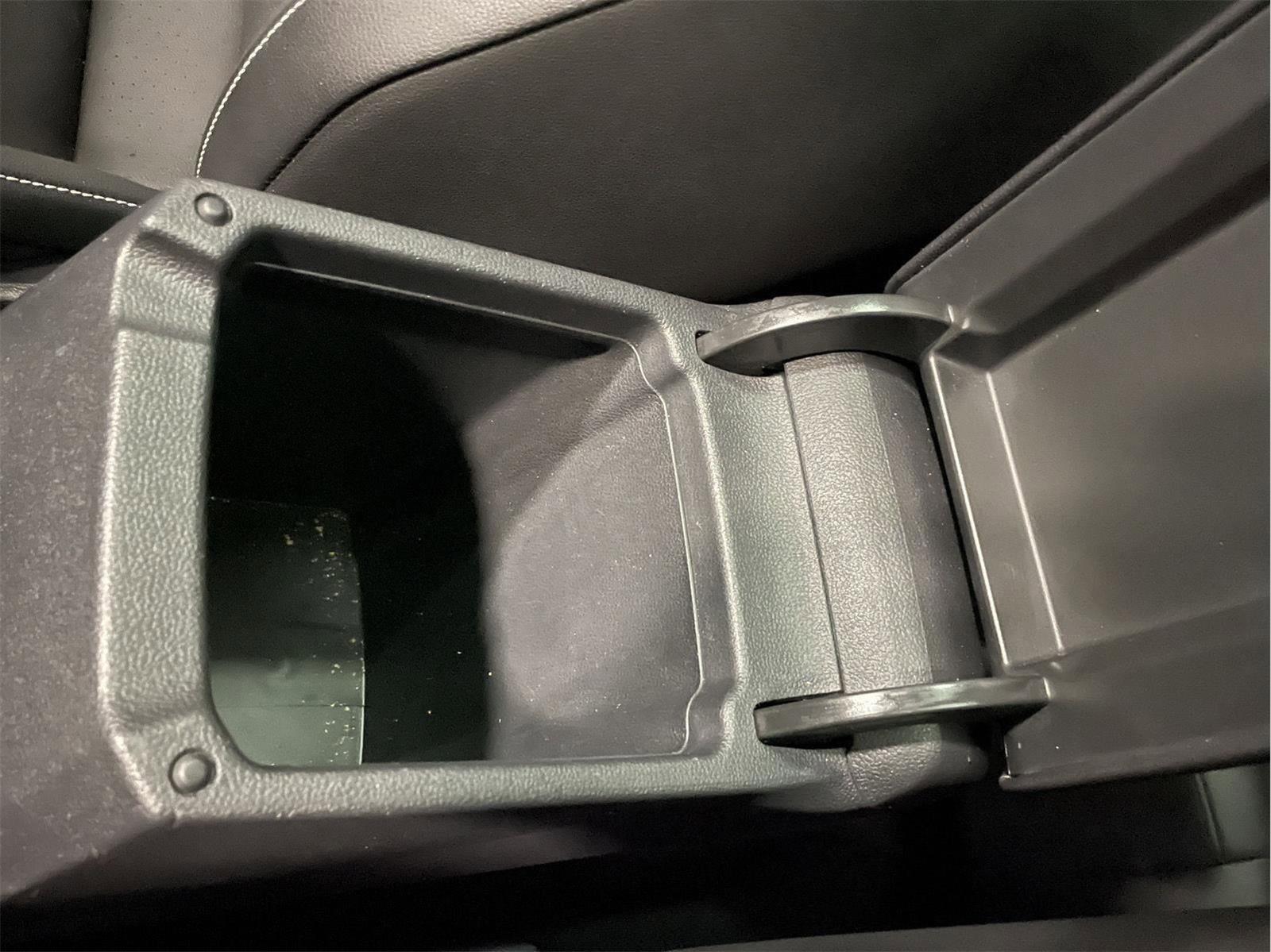 Used 2023 Volkswagen Tiguan SE R-Line image 30