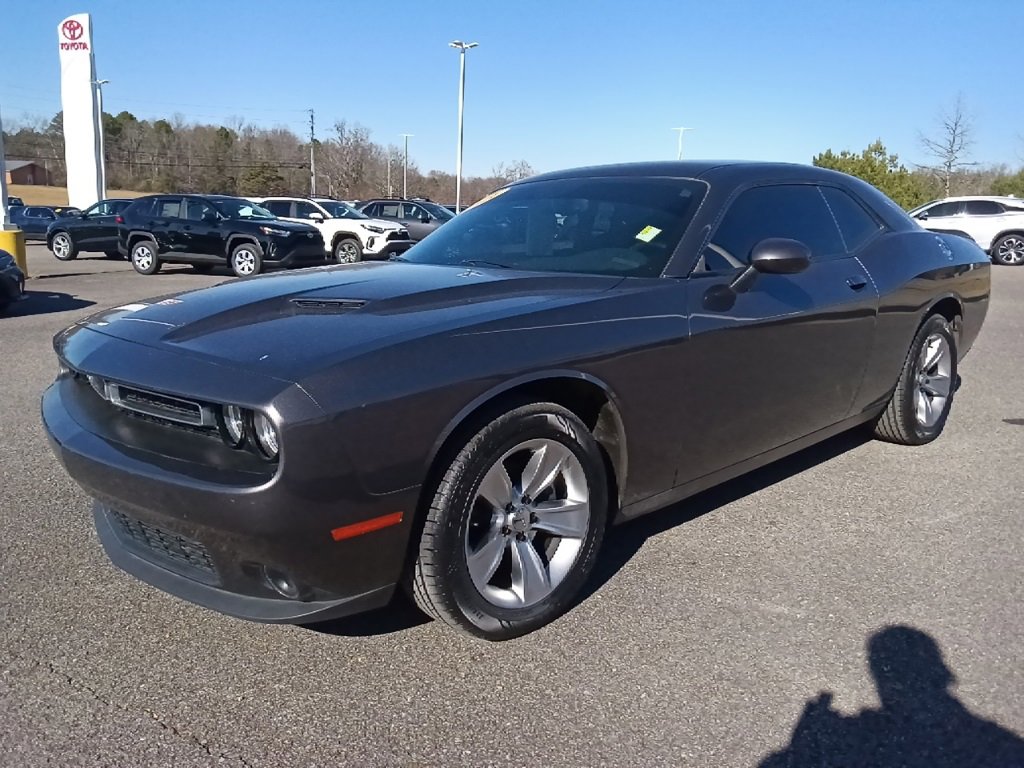 Used 2021 Dodge Challenger SXT image 8