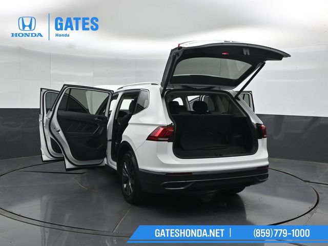 Used 2022 Volkswagen Tiguan SE FWD image 59