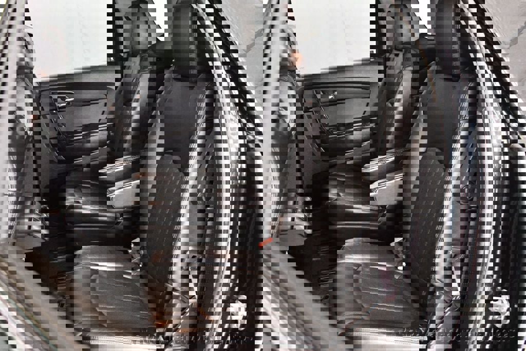 Used 2011 GMC Acadia Denali image 21