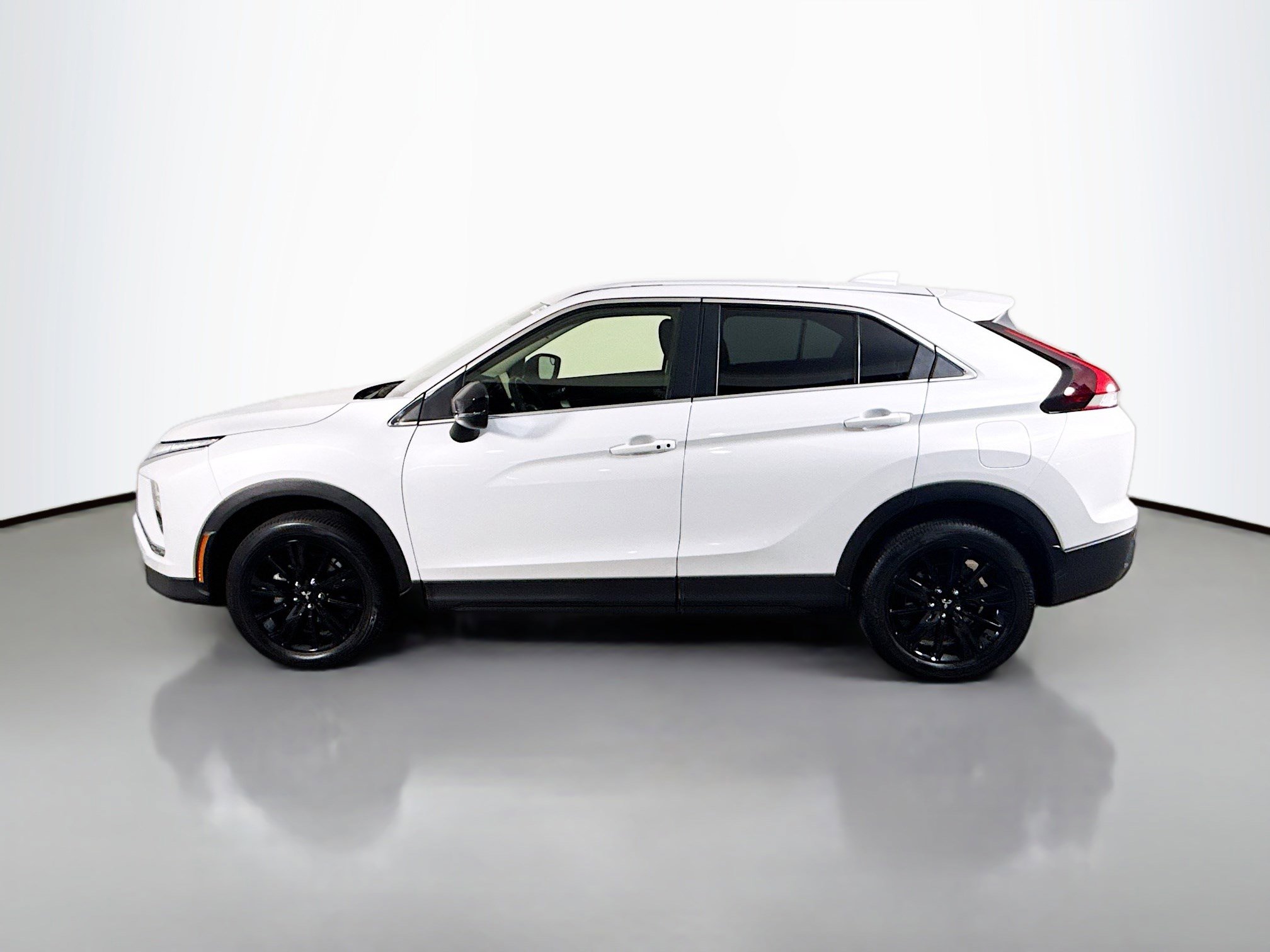 Used 2024 Mitsubishi Eclipse Cross Black Edition image 6