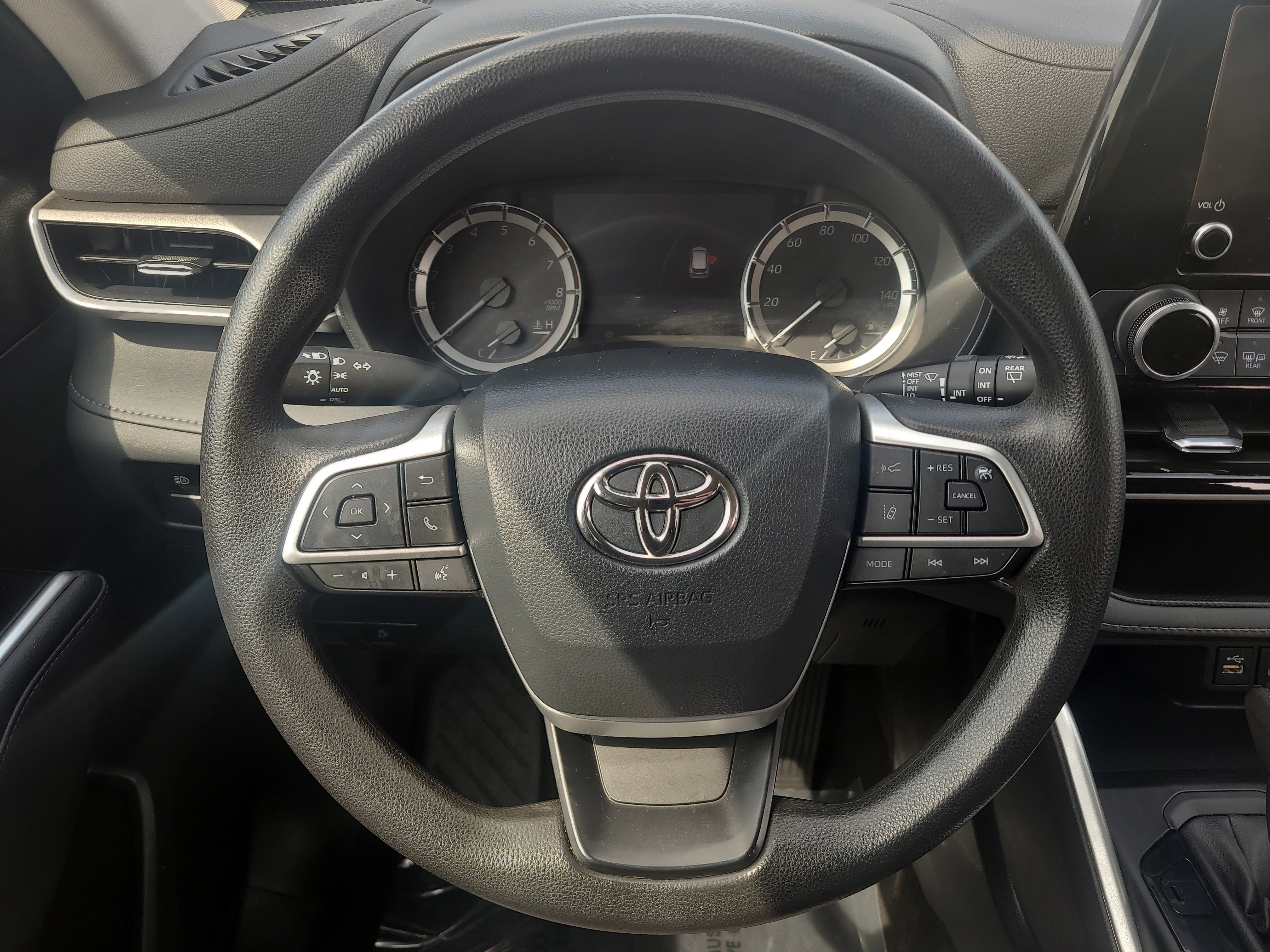 Used 2023 Toyota Highlander L AWD/4WD image 22