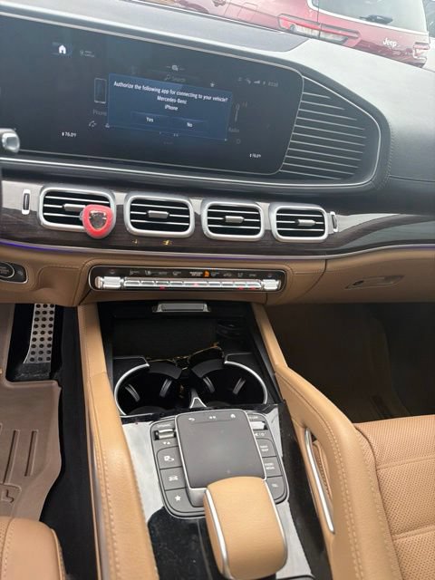 Used 2024 Mercedes-Benz GLS 450 4MATIC w/ AMG Line Exterior image 11