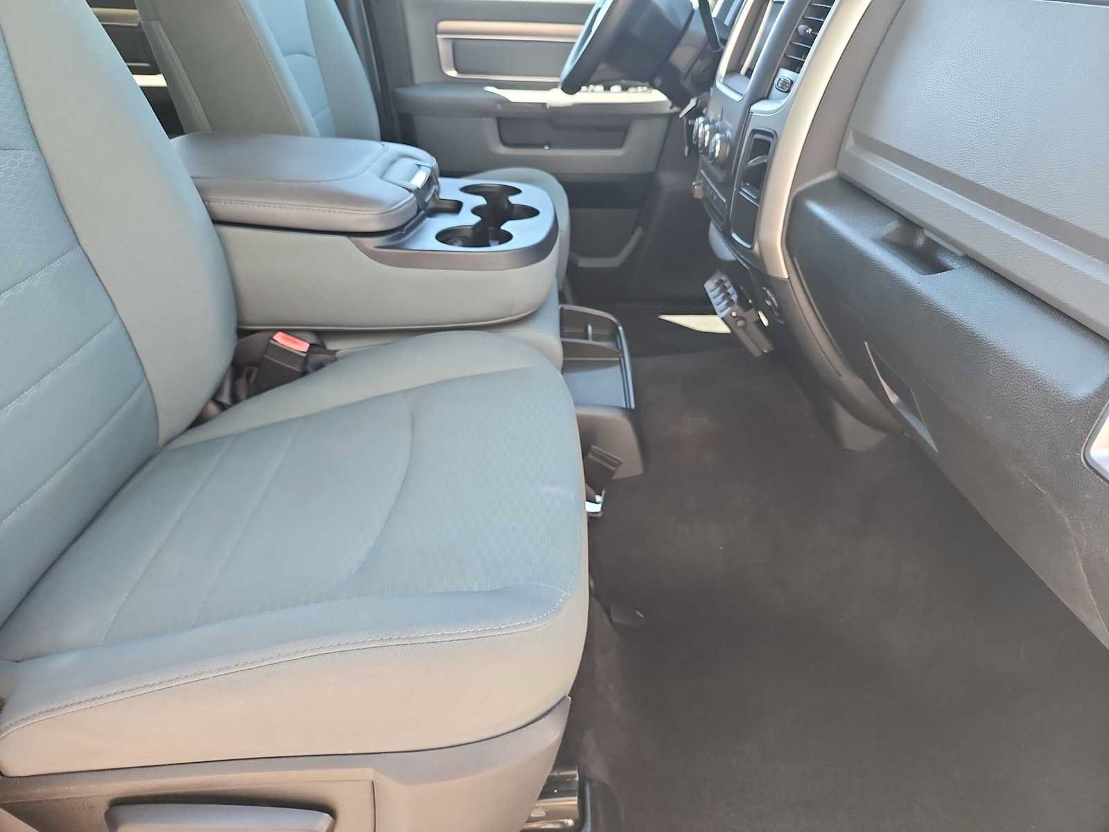 Used 2016 RAM 2500 SLT AWD/4WD image 18