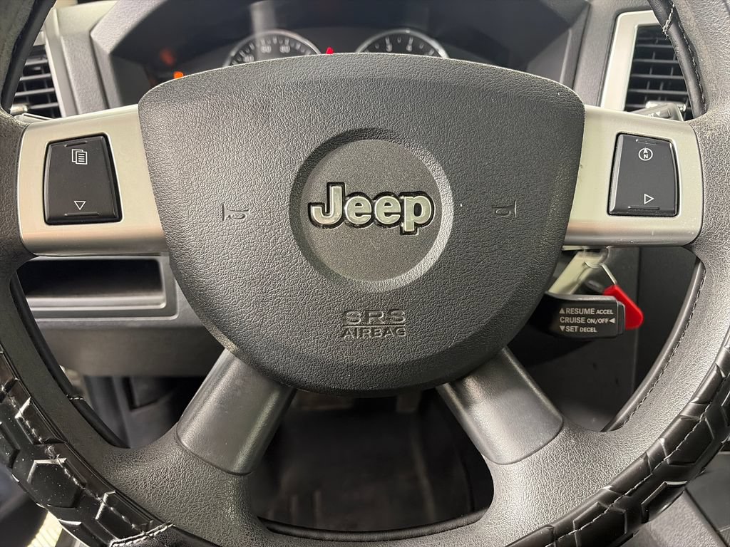 Used 2010 Jeep Grand Cherokee Laredo AWD/4WD image 16
