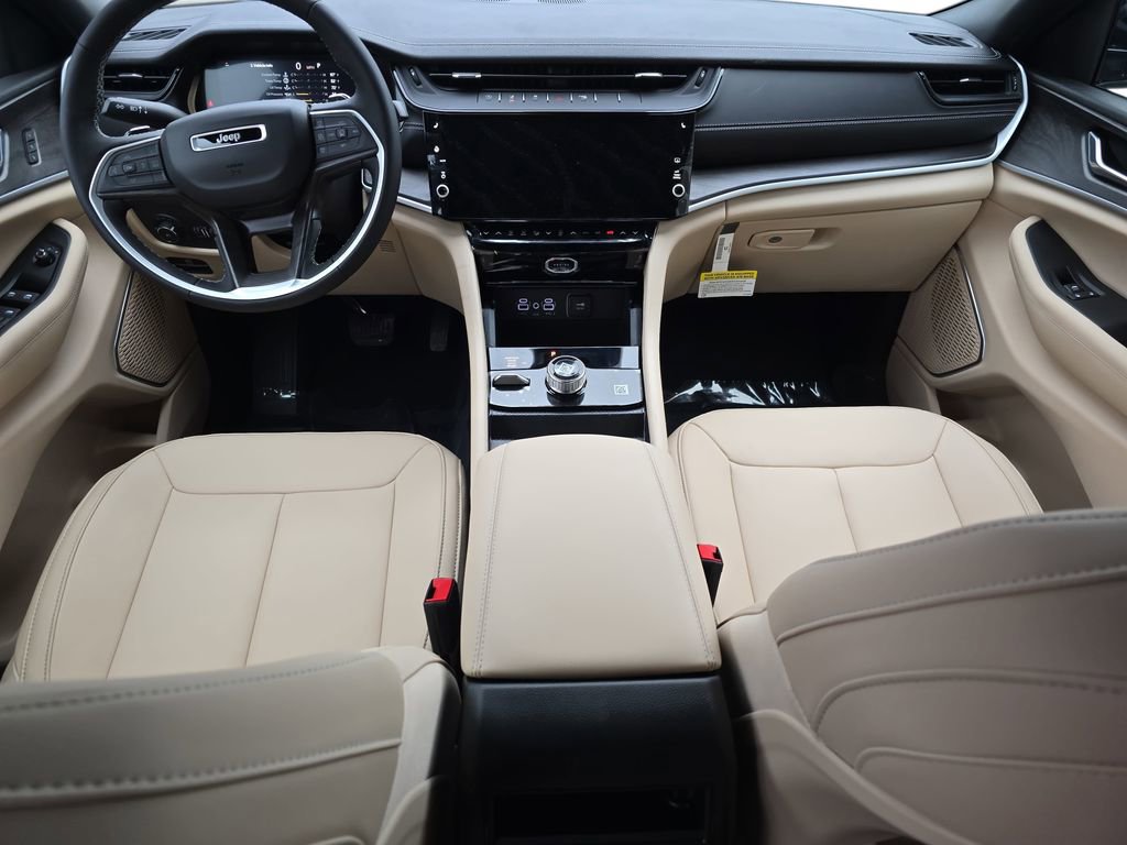 New 2026 Jeep Grand Cherokee Limited image 9