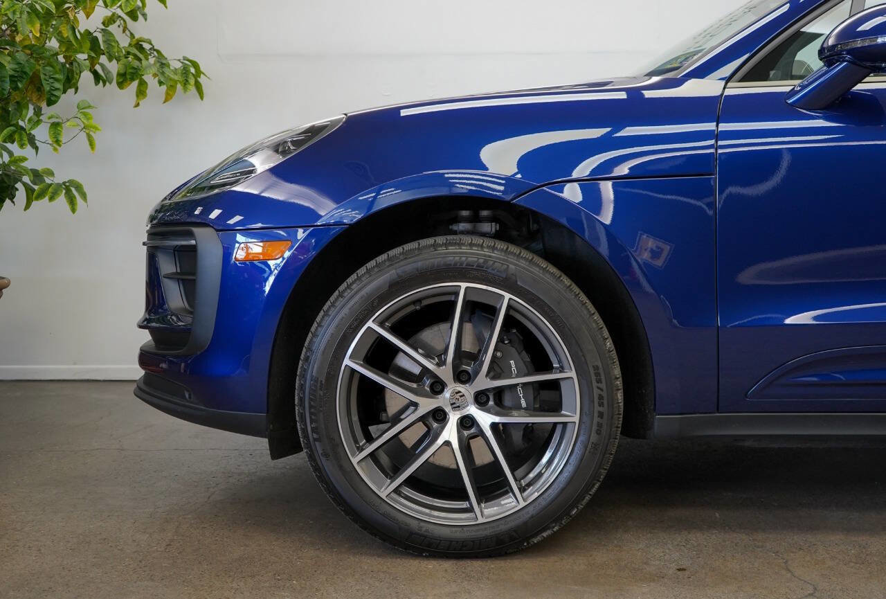 Used 2024 Porsche Macan image 7
