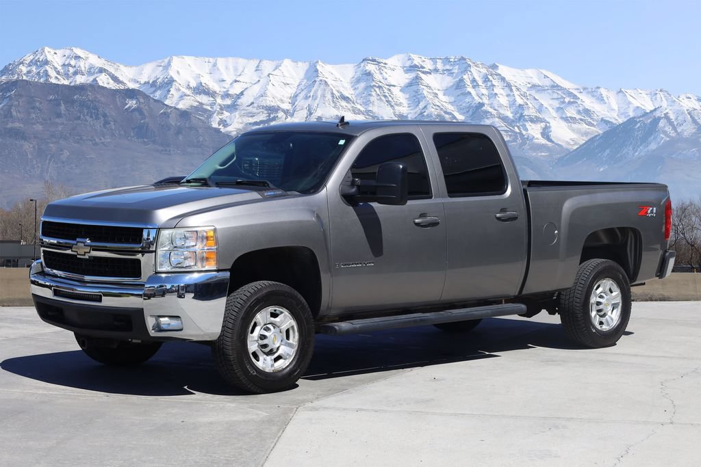 Used 2007 Chevrolet Silverado 2500 LTZ w/ Safety Package AWD/4WD image 2