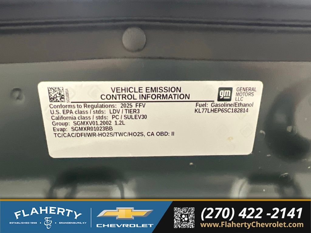 Used 2025 Chevrolet Trax LT FWD image 17