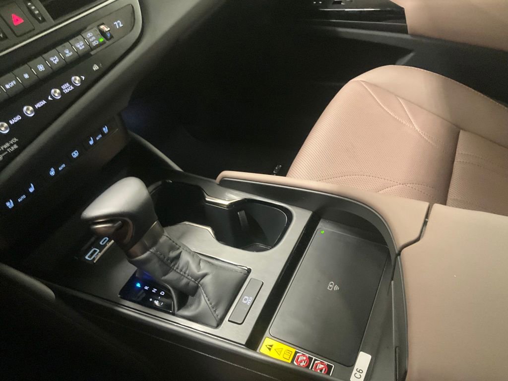 Used 2025 Lexus ES 350 Luxury w/ Accessory Package (Z1) image 28