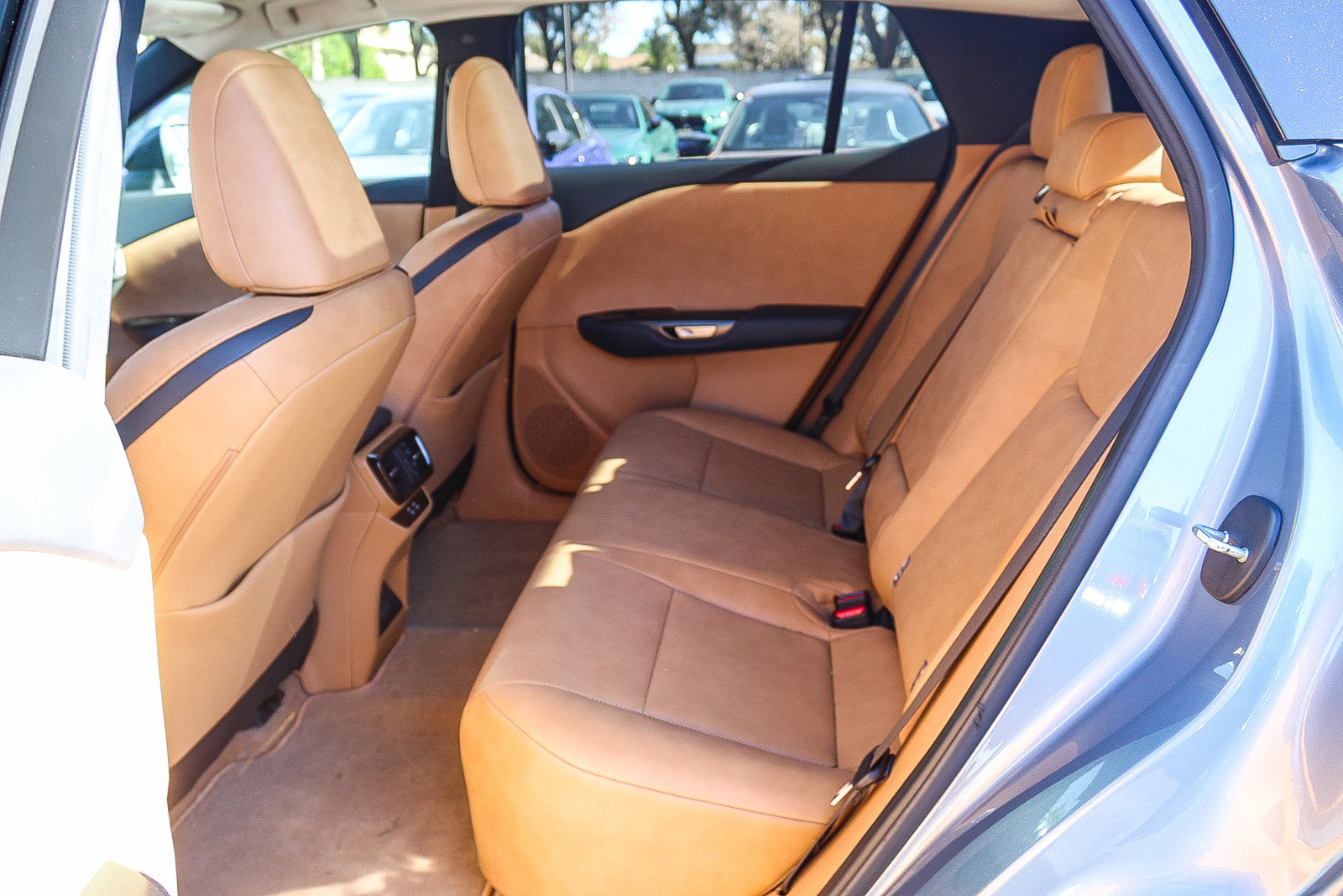 Used 2023 Lexus RZ 450e Premium image 18