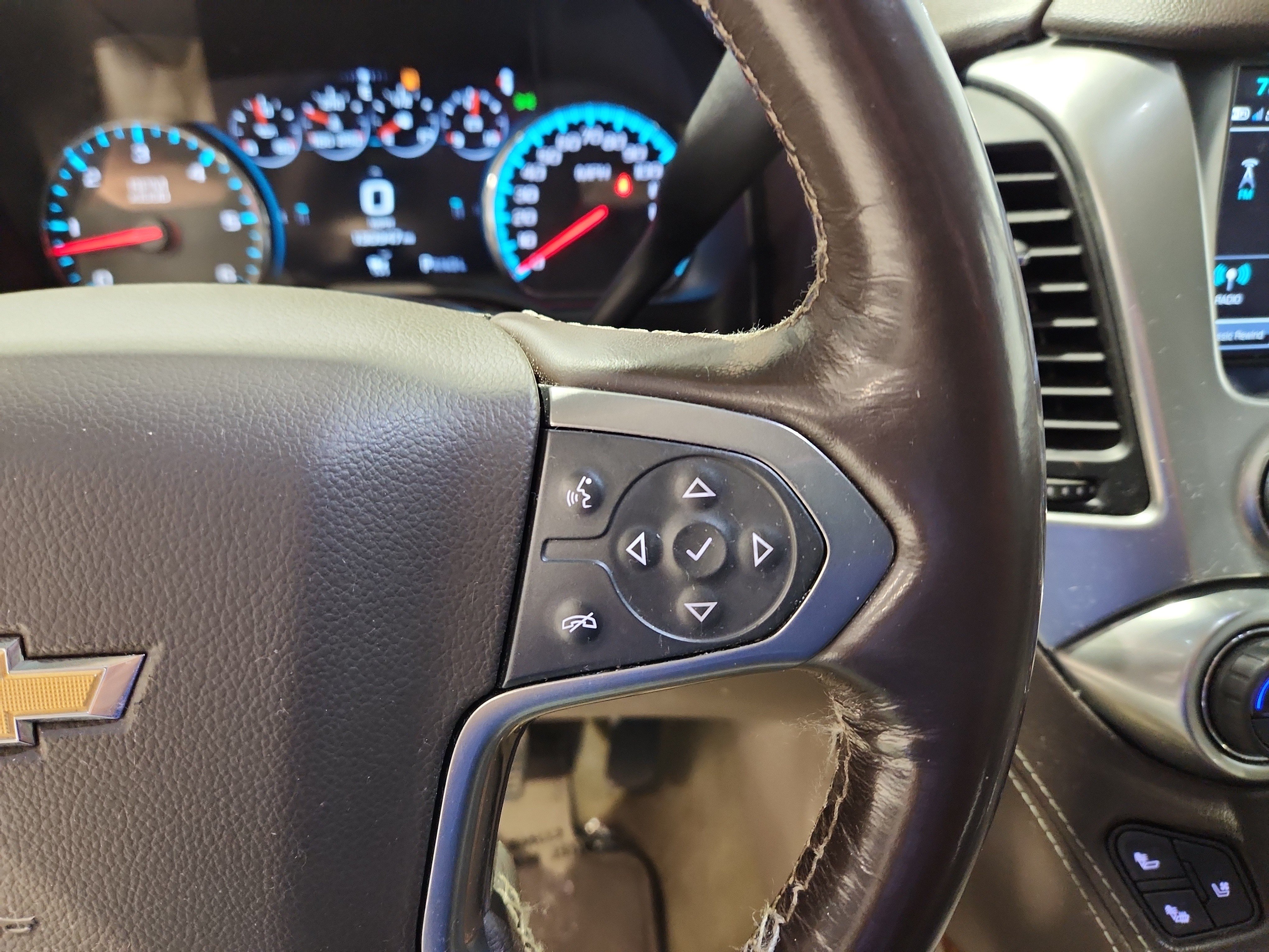 Used 2018 Chevrolet Suburban Premier AWD/4WD image 12