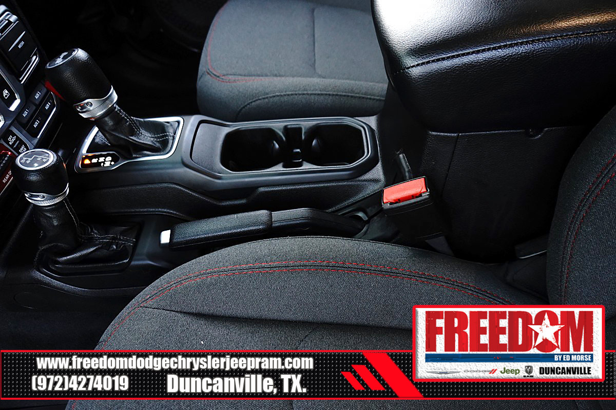 Used 2024 Jeep Wrangler Rubicon AWD/4WD image 31