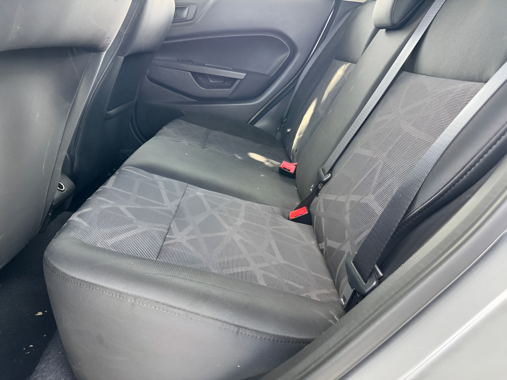 Used 2012 Ford Fiesta SE FWD image 11