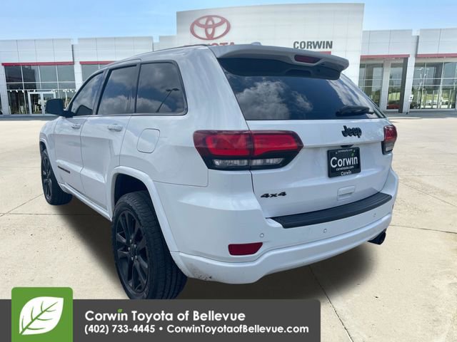 Used 2019 Jeep Grand Cherokee Altitude AWD/4WD image 3