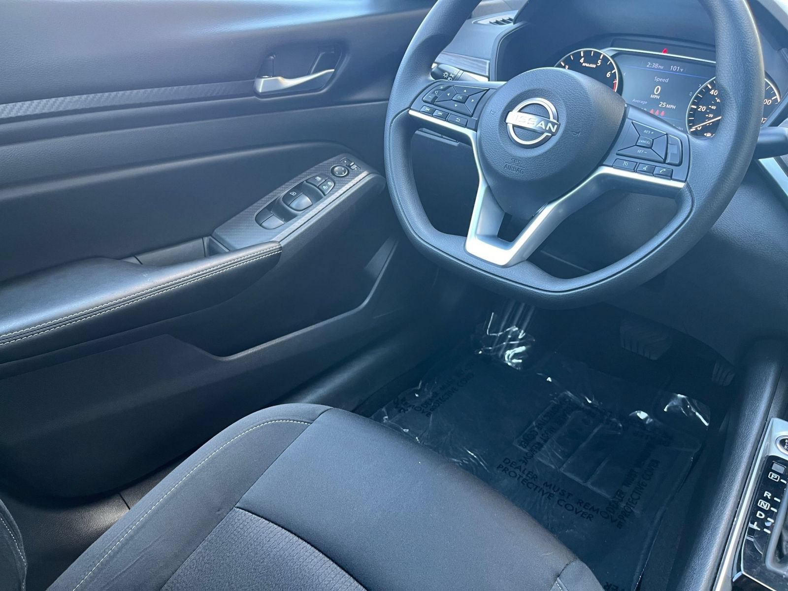 Used 2025 Nissan Altima 2.5 SV FWD image 39