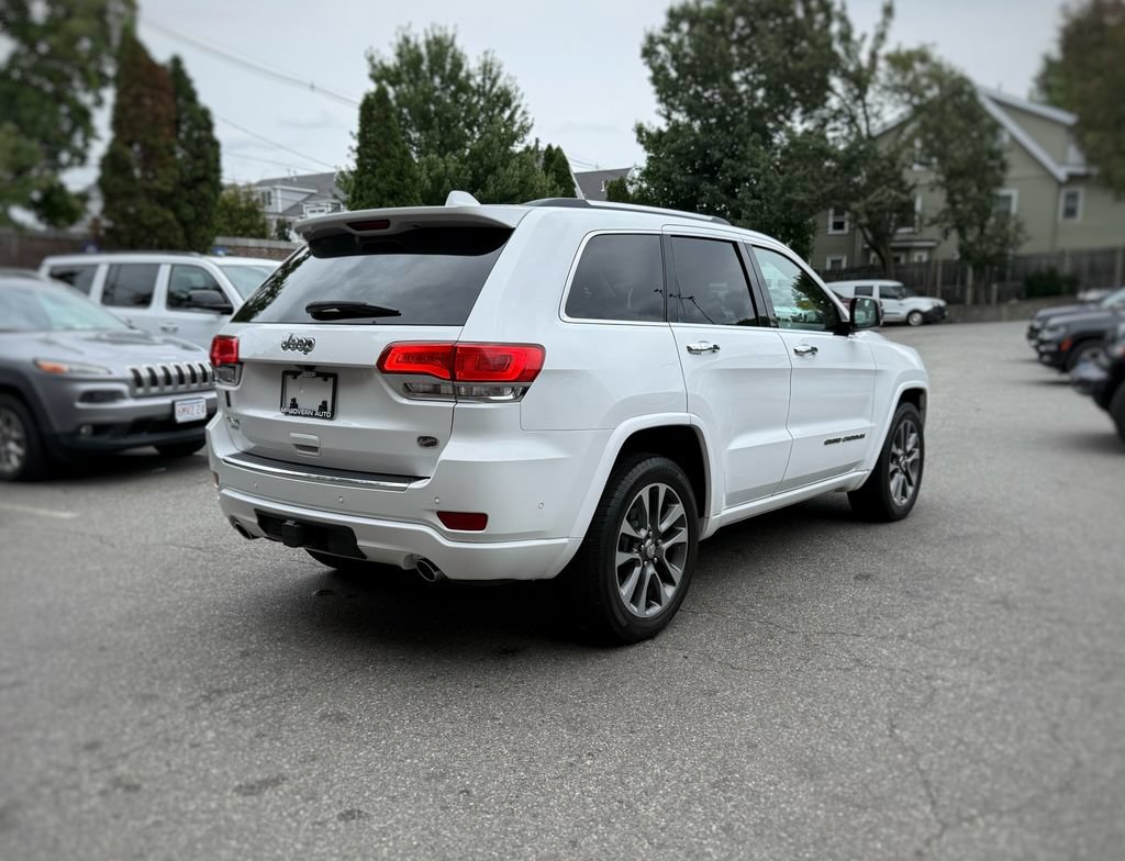 Used 2018 Jeep Grand Cherokee Overland AWD/4WD image 8
