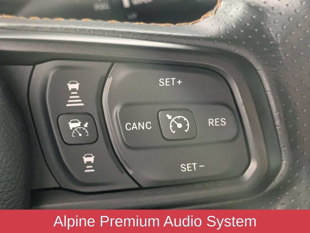Used 2024 Jeep Gladiator Mojave AWD/4WD image 17