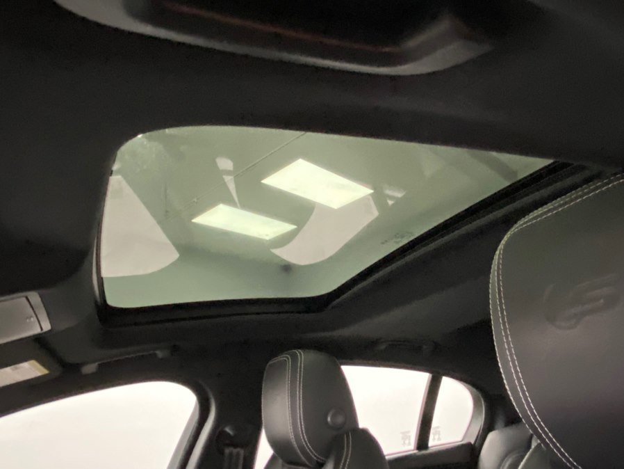 Used 2018 Jaguar XE S image 21