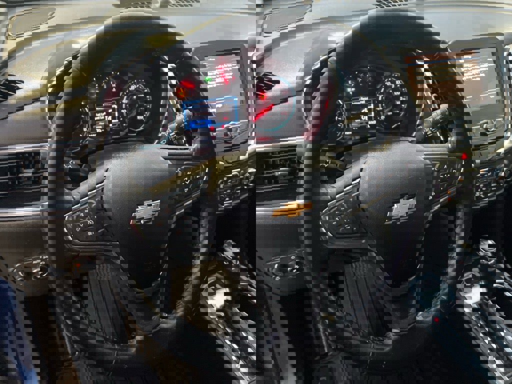 Used 2020 Chevrolet Equinox LT image 10