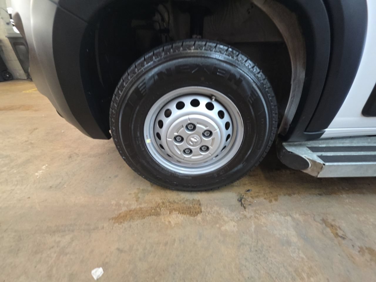 Used 2025 RAM ProMaster 2500 w/ U-Haul Equipment Group FWD image 16