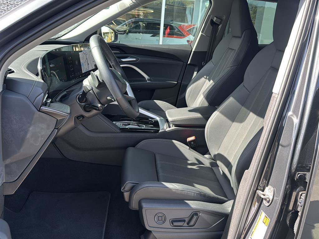 Used 2025 Audi Q5 Prestige image 13