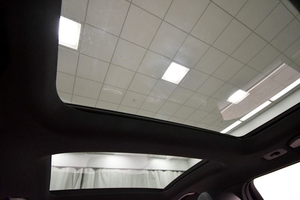 Used 2022 Mercedes-Benz GLC 300 4MATIC image 16