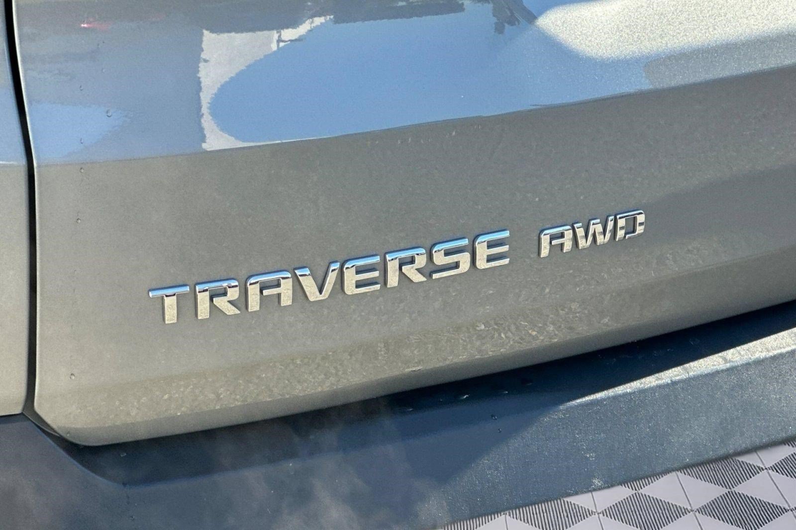 Used 2023 Chevrolet Traverse LT w/ LPO, Cargo Package AWD/4WD image 32