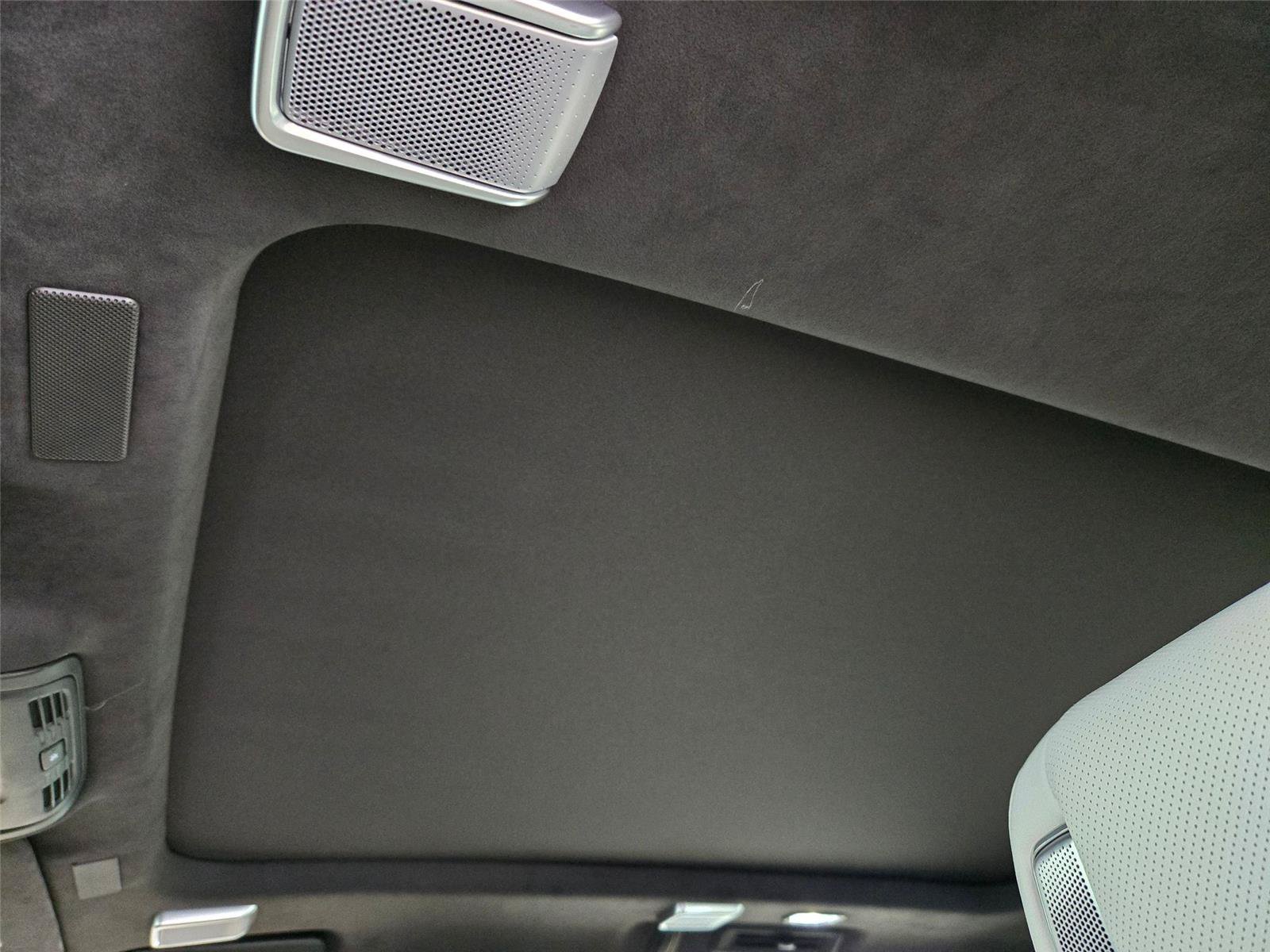 New 2026 Cadillac Escalade ESV Platinum Sport w/ LPO, Floor Liner Package AWD/4WD image 9