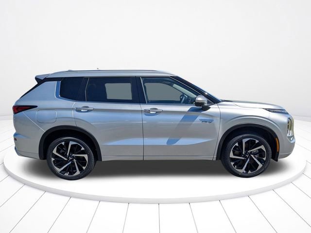 New 2025 Mitsubishi Outlander SEL image 3