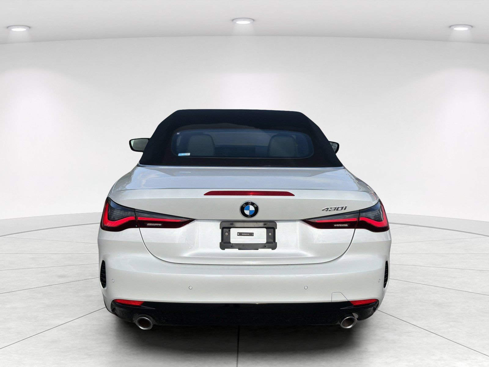 Used 2025 BMW 430i Convertible w/ Premium Package RWD image 5