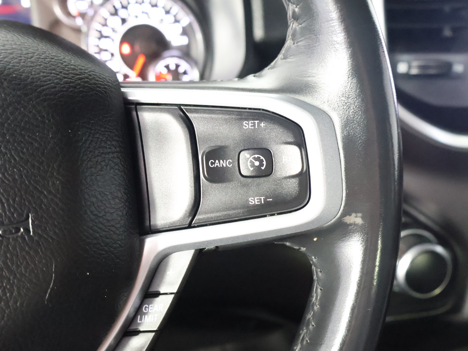 Used 2022 RAM 1500 Big Horn AWD/4WD image 39