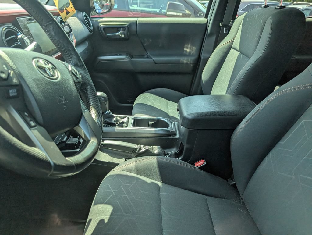 Used 2019 Toyota Tacoma TRD Sport RWD image 8