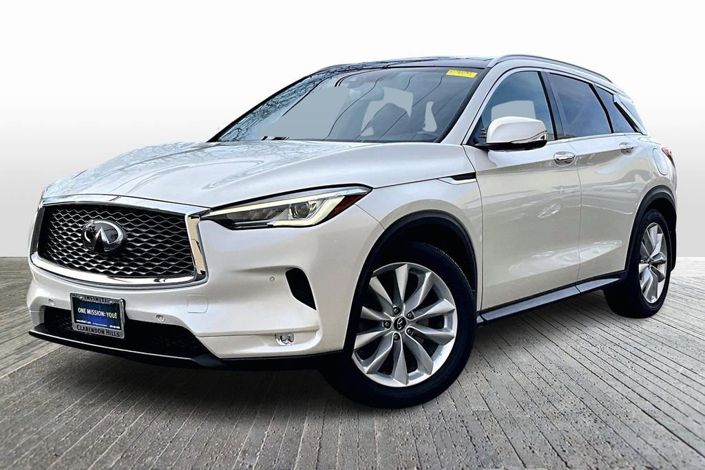 Used 2019 INFINITI QX50 Essential w/ Premium Heat Package image 3