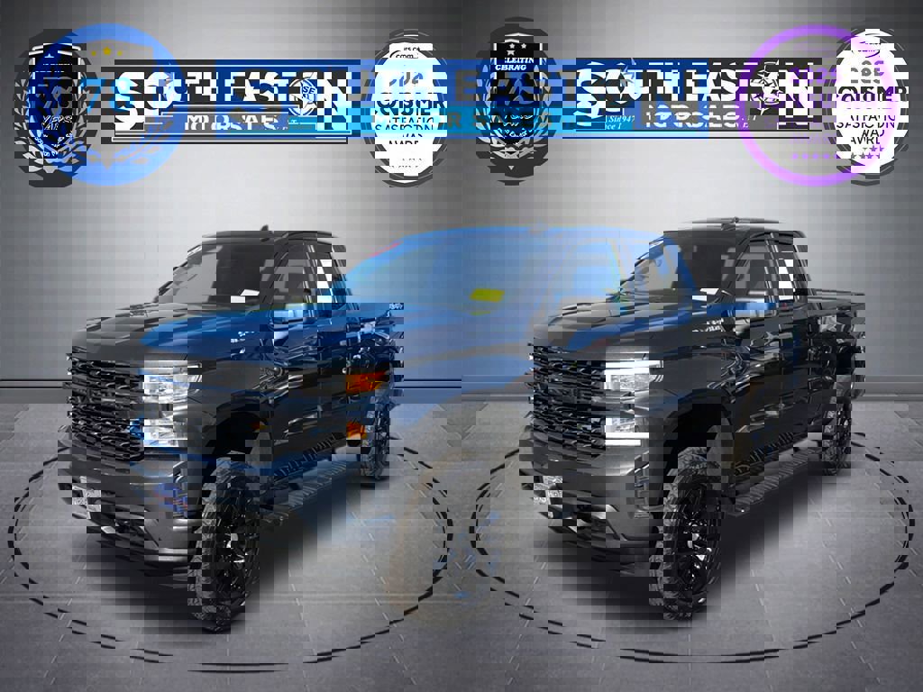 Used 2021 Chevrolet Silverado 1500 Custom image 1