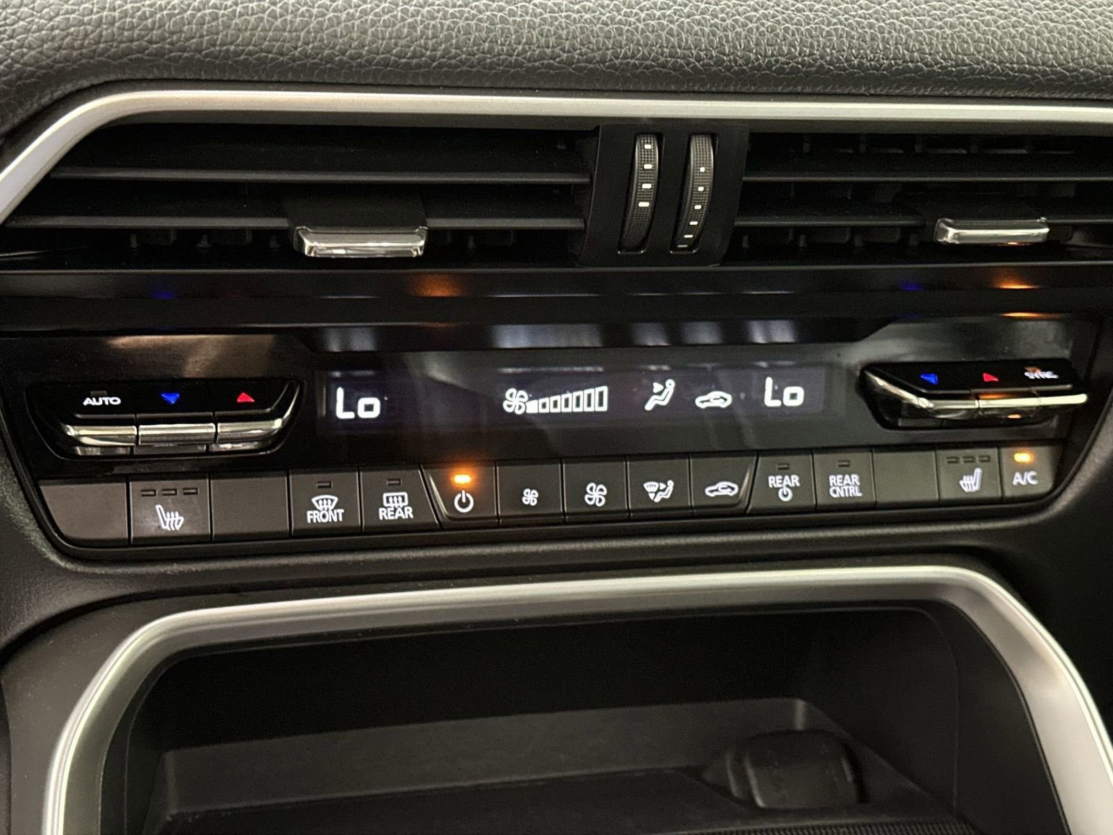 Used 2024 MAZDA CX-90 3.3 Turbo w/ Preferred Package image 18