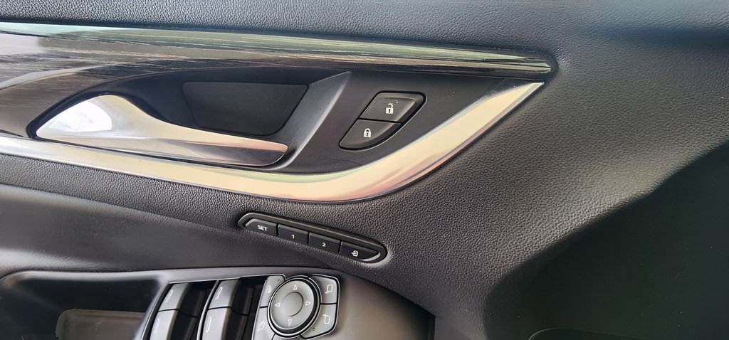Used 2019 Buick Enclave Avenir image 16