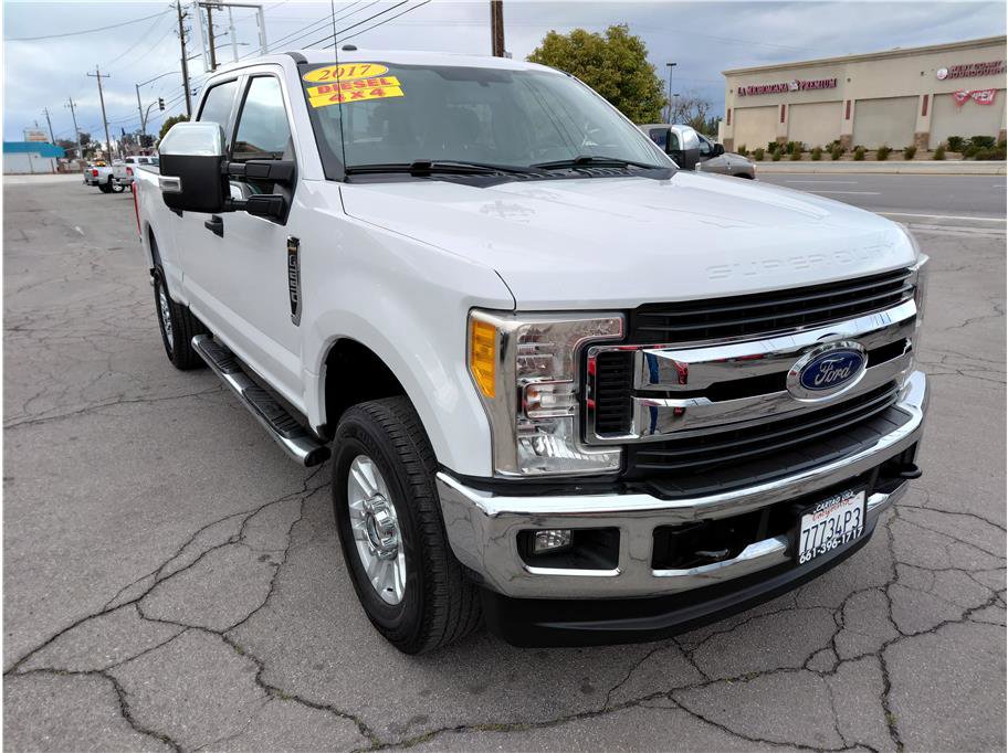 Used 2017 Ford F250 XLT w/ XLT Value Package image 2