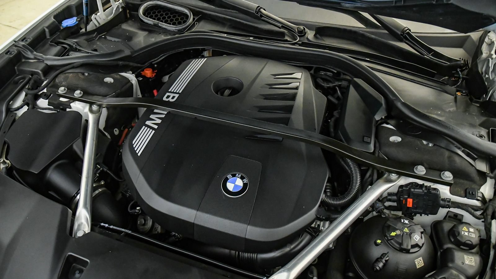 Certified 2023 BMW 740i w/ Parking Assistance Package RWD image 31