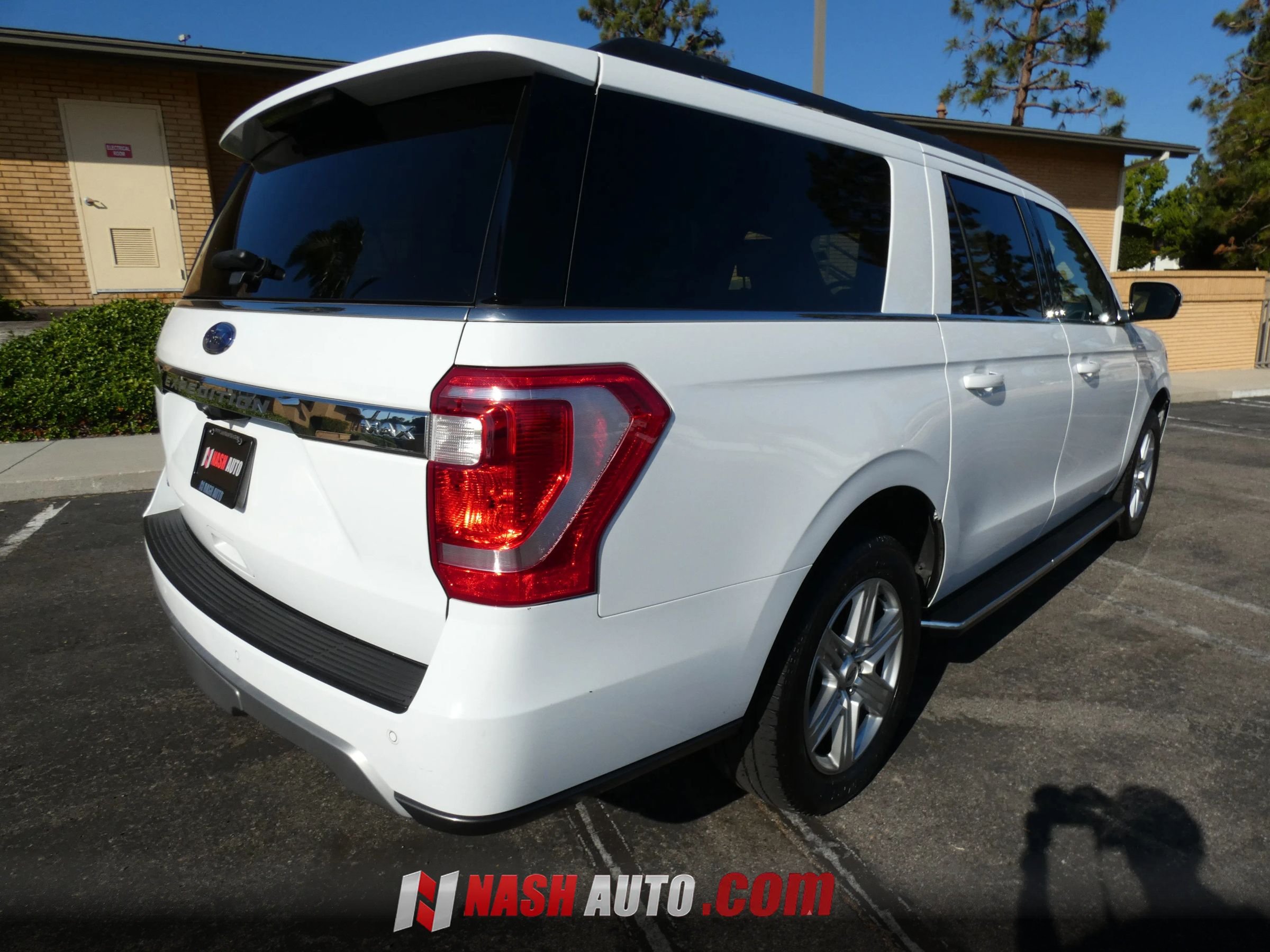 Used 2020 Ford Expedition Max XLT w/ Equipment Group 202A RWD image 9