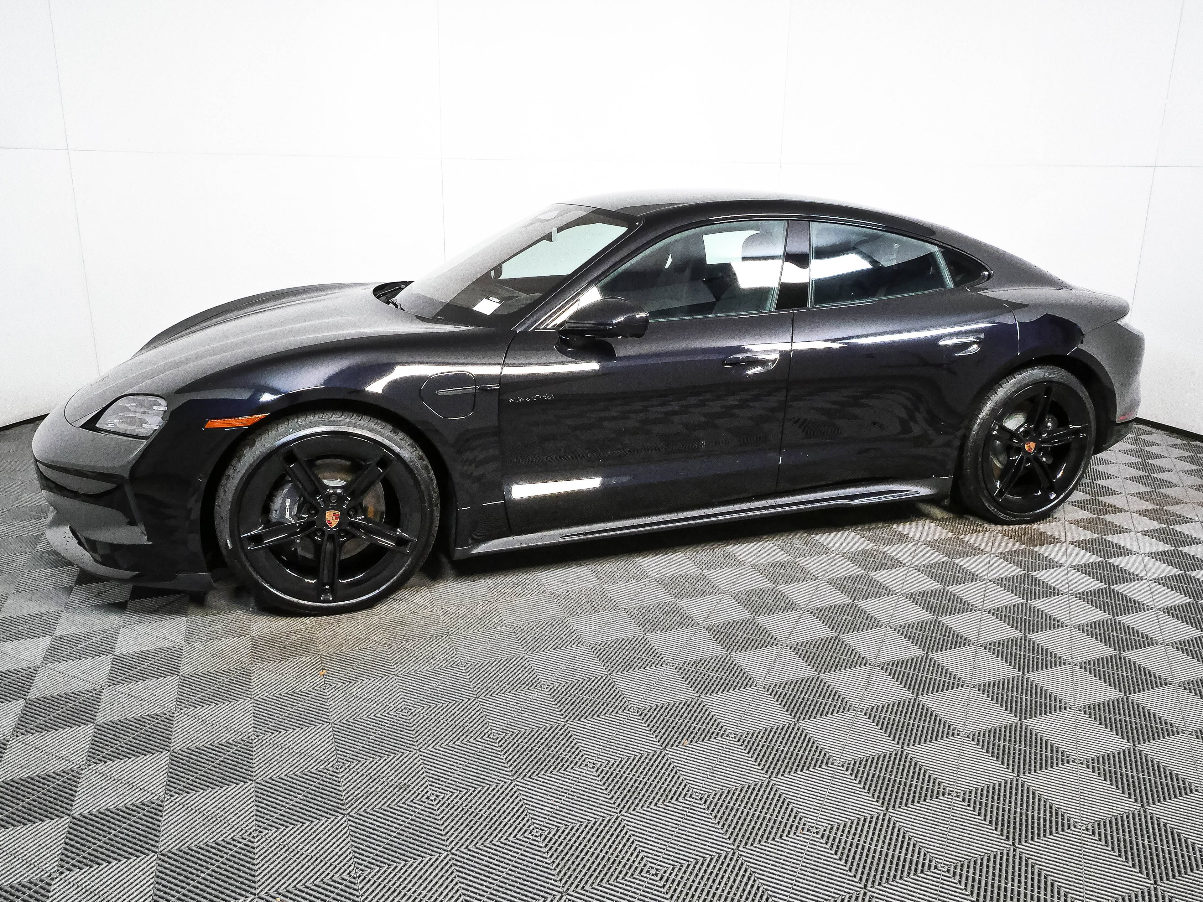 New 2026 Porsche Taycan RWD image 2