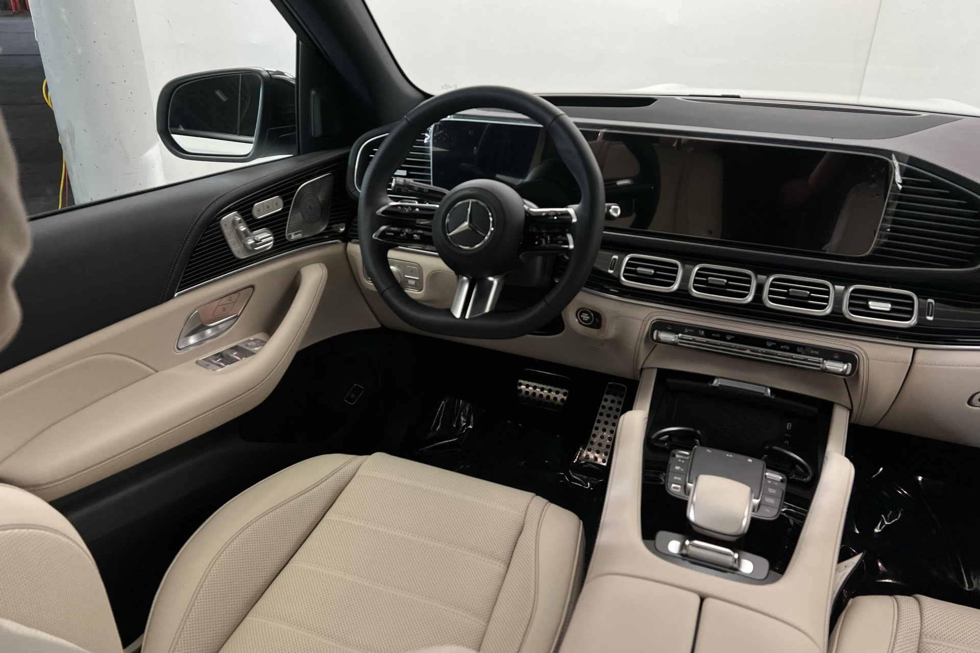 New 2026 Mercedes-Benz GLS 580 4MATIC image 10