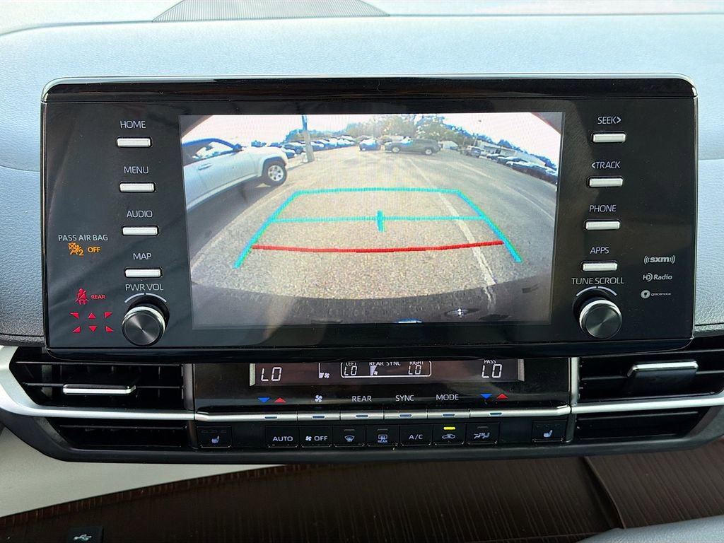 Used 2023 Toyota Sienna XLE image 33