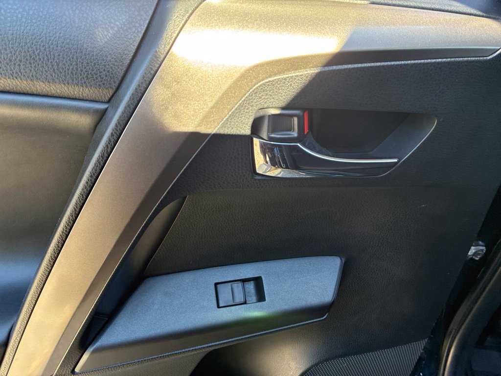 Used 2018 Toyota RAV4 XLE w/ Plus Extra Value Package AWD/4WD image 81