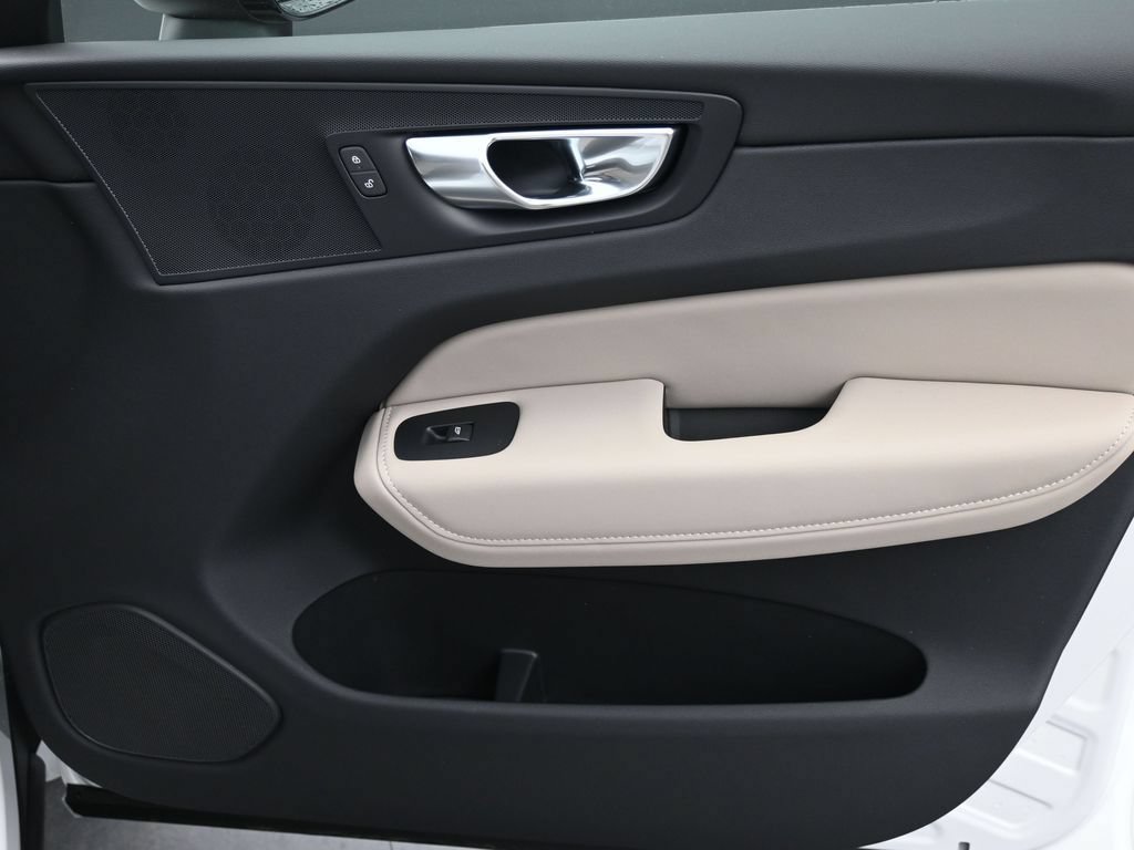 New 2026 Volvo XC60 B5 Plus w/ Protection Package Premier AWD/4WD image 13